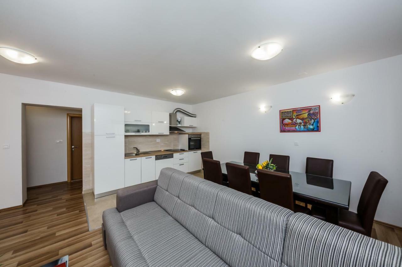 Apartments Selak Split Exteriör bild